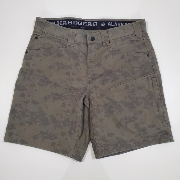 Duluth Trading Co. Alaskan Hardgear Men's Shorts Digital Camo Green Size 34 - Picture 1 of 8